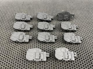 Моторчик заслонки печки (тепло холод) Mercedes-Benz S-Class 2008