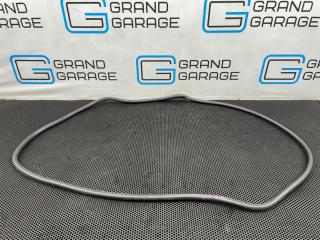 Уплотнитель двери передний Volkswagen Touareg 2007