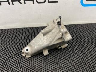 Кронштейн двигателя левый Mercedes-Benz C-Class 2012