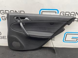 Обшивка двери задняя правая Mercedes-Benz C-Class 2004