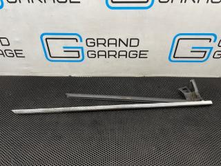 Уплотнитель стекла передний правый Mercedes-Benz CLS-Class 2005