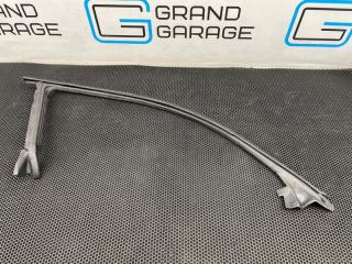 Уплотнитель стекла передний правый Mercedes-Benz CLS-Class 2009