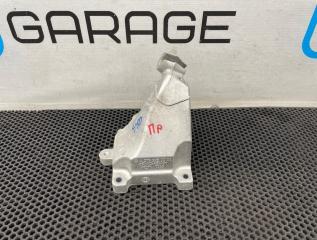 Кронштейн двигателя правый Mercedes-Benz E-Class 2012