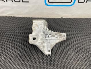 Кронштейн двигателя передний правый Volvo XC70 2009