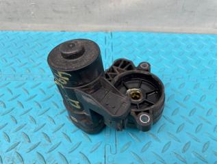 Моторчик ручника правый Volkswagen Golf 2013