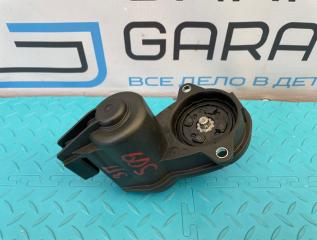 Моторчик ручника задний Audi A4 2016