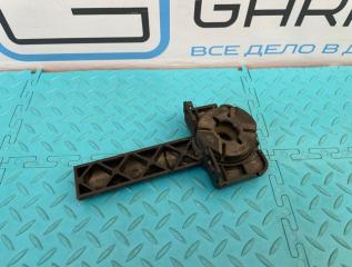 Кронштейн радиатора Audi A6 2013