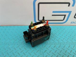 Блок клапанов пневмоподвески Jaguar XJ 2011