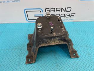 Кронштейн запаски Mitsubishi Pajero 2004