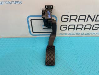 Педаль газа Audi A8 2005