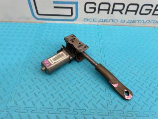 Моторчик сидения передний правый Volkswagen Scirocco 2009