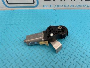 Моторчик сидения передний левый Volkswagen Touareg 2012