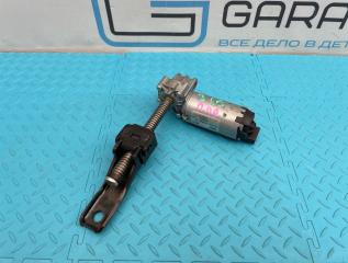 Моторчик сидения передний правый Audi Q3 2012