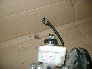 Запчасть бачок главного тормозного цилиндра Renault Logan 1