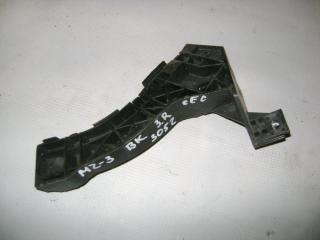 Кронштейн заднего бампера правый Mazda 3