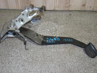 Фото запчасти педаль тормоза Toyota Auris 2007 Б/У запчасть Запчасть педаль тормоза Toyota Auris 2007