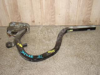 Фото запчасти петля крышки багажника Jaguar S-Type 2004 Б/У запчасть Запчасть петля крышки багажника Jaguar S-Type 2004