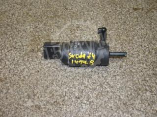 Насос омывателя Skoda Octavia 1 2007