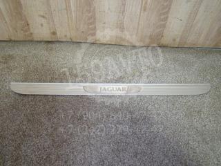 Фото запчасти накладка порога внутренняя Jaguar S-Type 2004 Б/У запчасть Запчасть накладка порога внутренняя Jaguar S-Type 2004