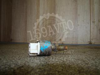 Фото запчасти датчик включения стопсигнала Lexus RX350 Б/У запчасть Запчасть датчик включения стопсигнала Lexus RX350