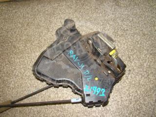 Замок двери передней левой Toyota RAV4