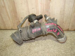 Патрубок интеркулера Volkswagen Golf 4 Б/У Патрубок интеркулера Volkswagen Golf 4