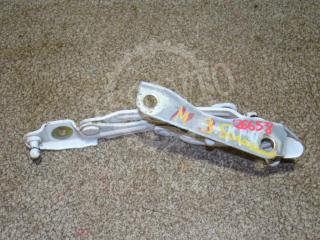 Петля крышки багажника Mazda 3 Б/У Петля крышки багажника Mazda 3