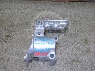 Кронштейн ролика-натяжителя ремня Toyota Camry