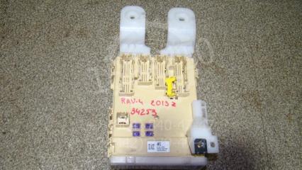 Блок предохранителей Toyota RAV4