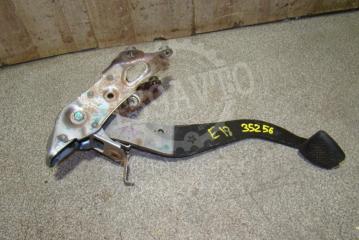 Педаль тормоза Toyota Corolla 2014 Б/У Педаль тормоза Toyota Corolla 2014