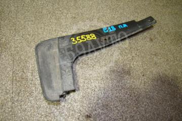 Брызговик передний правый Toyota Corolla 2014