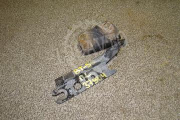 Запчасть петля капота левая Mazda BT-50 2008