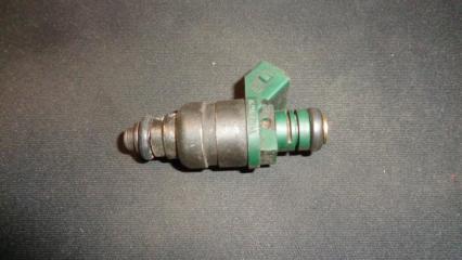 Форсунка топливная Volkswagen Golf 4