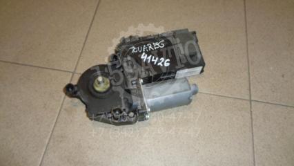 Моторчик стеклоподъемника Volkswagen Touareg 1 Б/У Моторчик стеклоподъемника Volkswagen Touareg 1