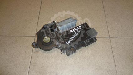 Моторчик стеклоподъемника Volkswagen Touareg 1 Б/У Моторчик стеклоподъемника Volkswagen Touareg 1