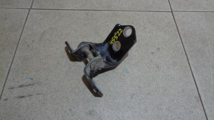 Петля двери задней правой нижняя Mazda 3 2006 Б/У Петля двери задней правой нижняя Mazda 3 2006