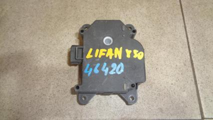 Фото запчасти моторчик заслонки печки Lifan X50 2017 Б/У запчасть Запчасть моторчик заслонки печки Lifan X50 2017