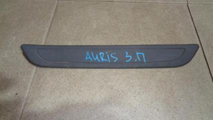 Запчасть накладка порога внутренняя Toyota Auris 2007