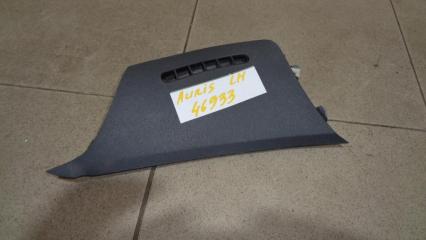 Запчасть накладка декоративная Toyota Auris 2007