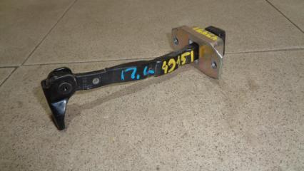 Ограничитель двери Mazda 3 Б/У Ограничитель двери Mazda 3