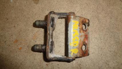 Фото запчасти петля двери багажника SsangYong Musso 1 1998 Б/У запчасть Запчасть петля двери багажника SsangYong Musso 1 1998