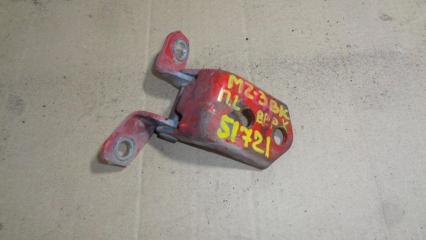 Запчасть петля двери передней Mazda 3