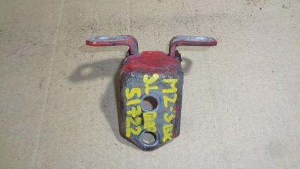 Петля двери задней левой верхняя Mazda 3