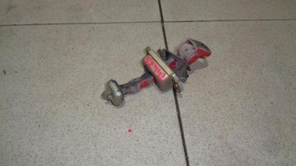 Ограничитель двери Skoda Fabia 1 2005