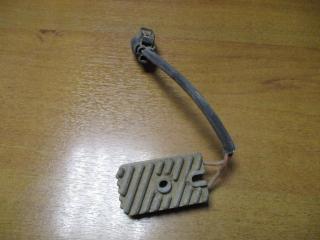 Фото запчасти резистор Toyota Avensis 1 Б/У запчасть Запчасть резистор Toyota Avensis 1