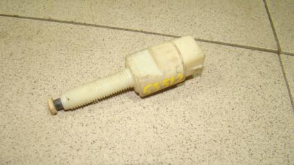 Датчик включения стопсигнала Volkswagen Passat