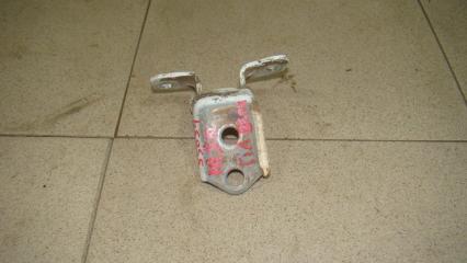 Петля двери передней Mazda 3 Б/У Петля двери передней Mazda 3