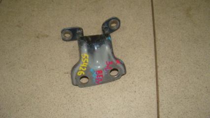 Фото запчасти петля двери задней левой верхняя Subaru Forester Б/У запчасть Запчасть петля двери задней левой верхняя Subaru Forester