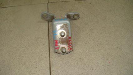 Фото запчасти петля двери задней левой нижняя Lifan X60 2014 Б/У запчасть Запчасть петля двери задней левой нижняя Lifan X60 2014