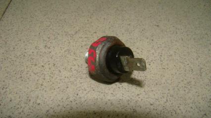 Запчасть датчик давления масла Mazda 3